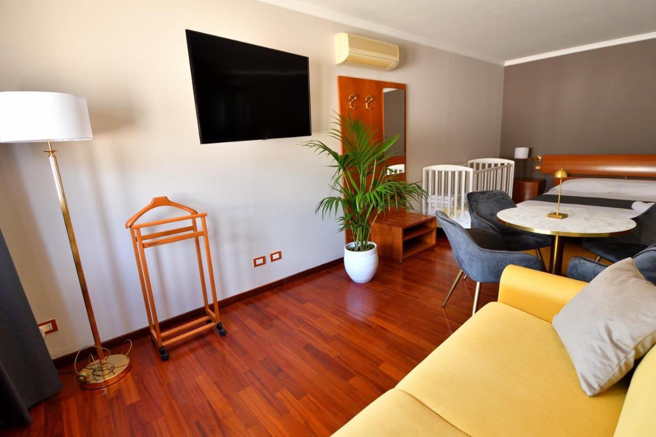 Le Cinema Bed & Breakfast ฟอร์เมีย ภายนอก รูปภาพ